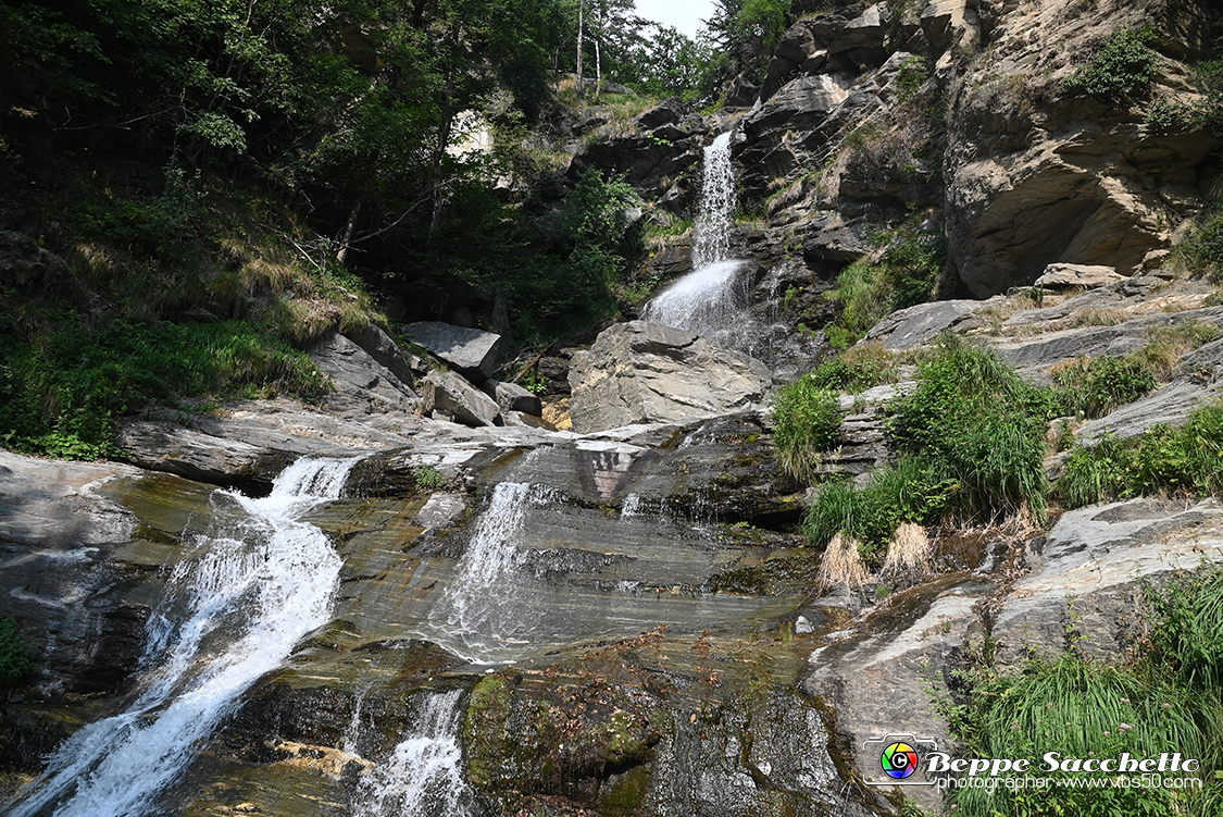 VBS_2865 - Novalesa - Abbazia. Parrocchia. Cascata del Rio Bard.jpg
